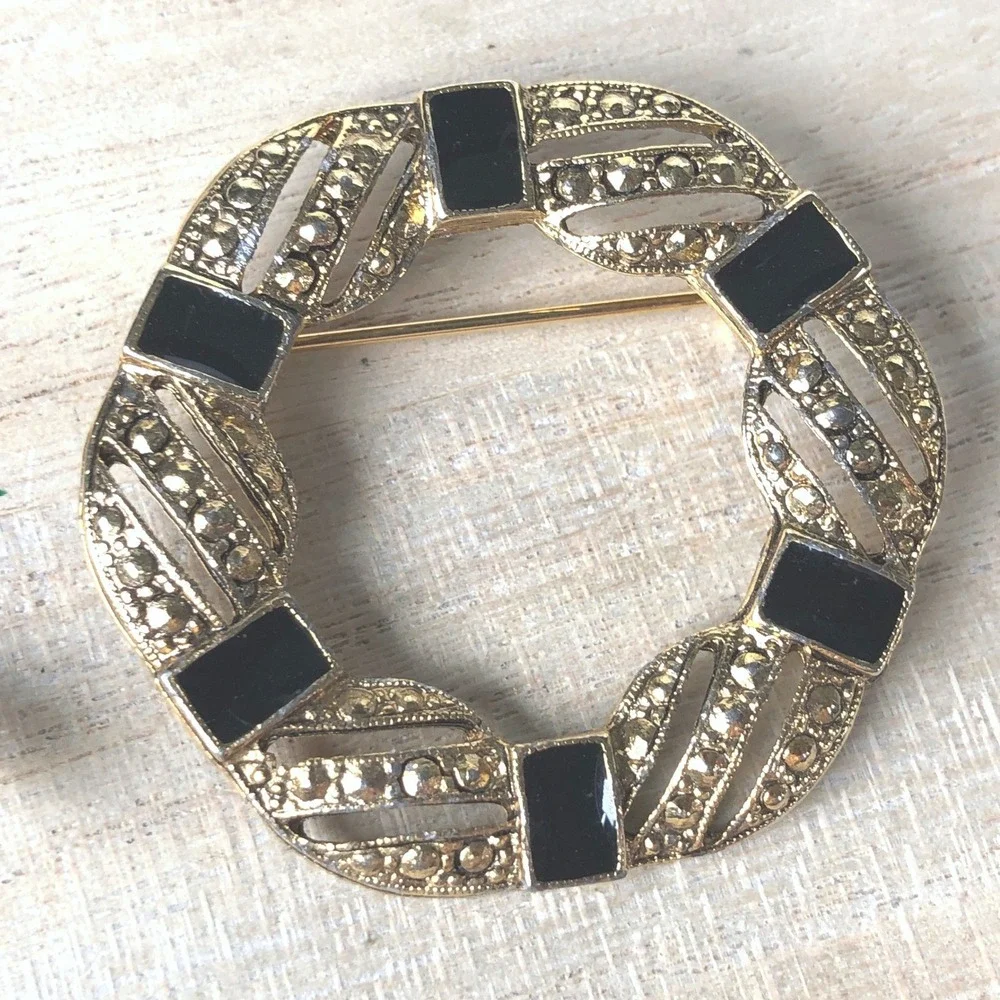 Estate **vintage brooch